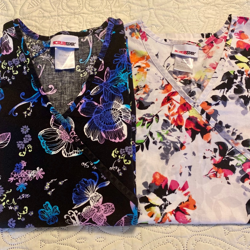 Like New. Floral Scrub Top Bundle ScrubStar Sz XS S. Cotton